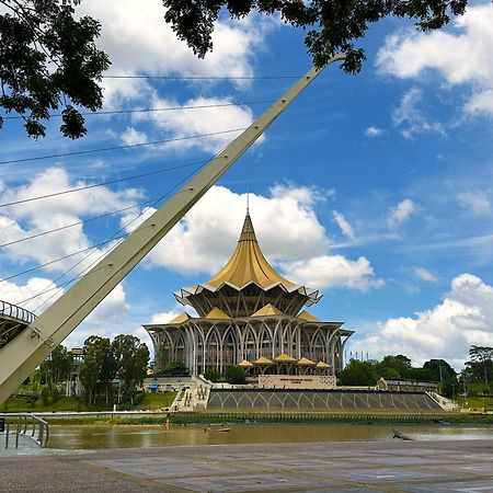 Sheraton Kuching Hotel Buitenkant foto